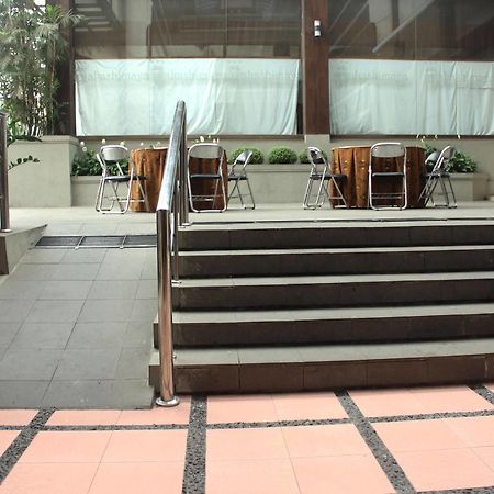 Zen Rooms Grand Hotel Lembang Exteriér fotografie