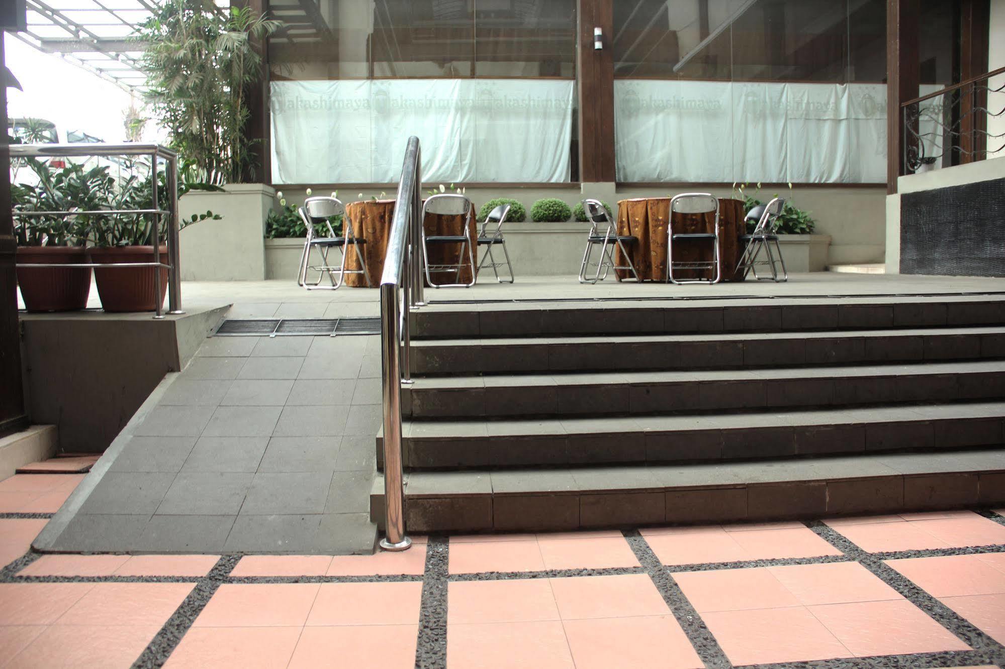 Zen Rooms Grand Hotel Lembang Exteriér fotografie