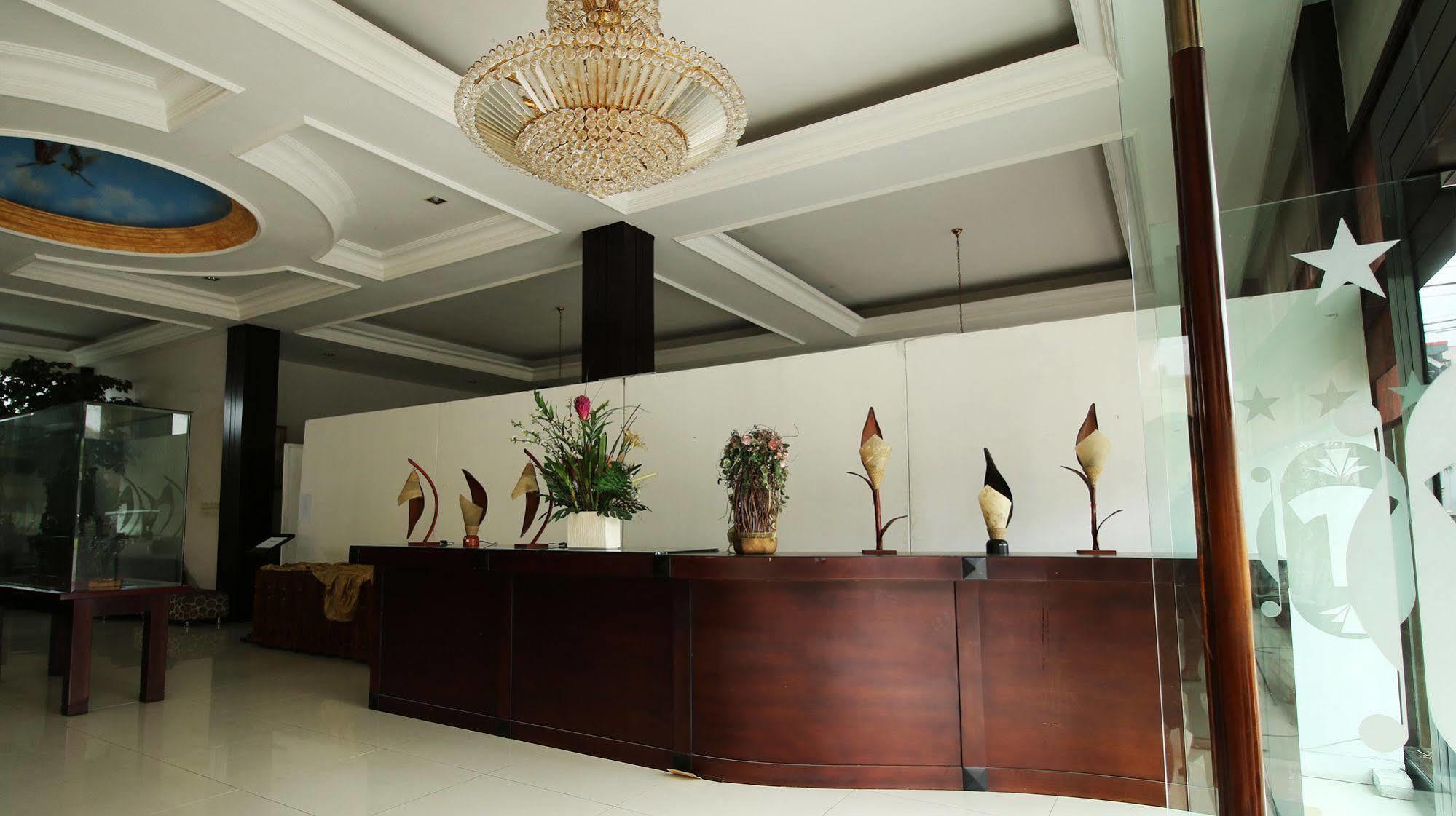 Zen Rooms Grand Hotel Lembang Exteriér fotografie